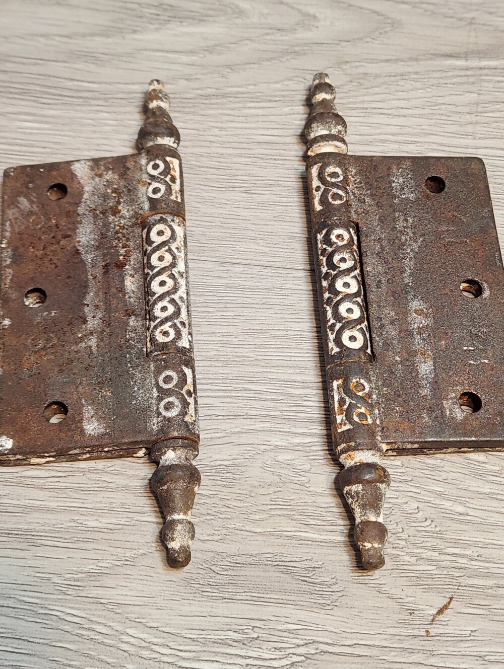 2 VTG Victorian Antique Iron Ornate Steeple Tipped Door Hinge 3.5 Cast Iron - Picture 5 of 11